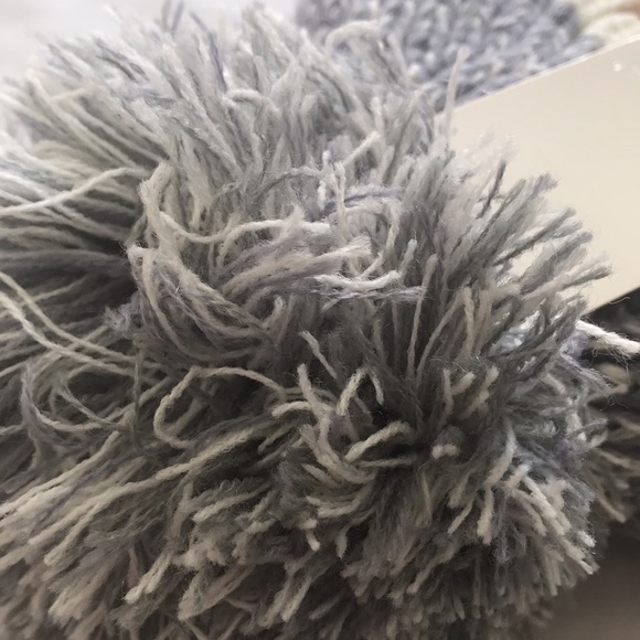 Knit Toque One Size Plaid Embroidered Edge Maple Leaf Symbol New With Tag - Picture 6 of 8